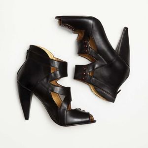 Seychelles Bell Peep Toe Sandal